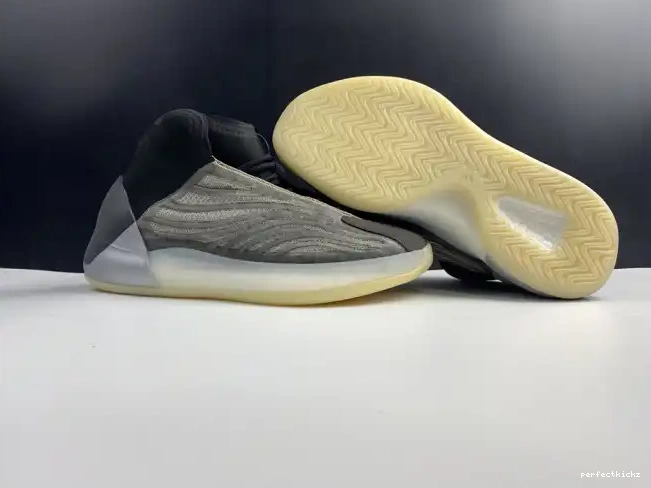 Barium Quantum Yeezy Adidas H68771 0611